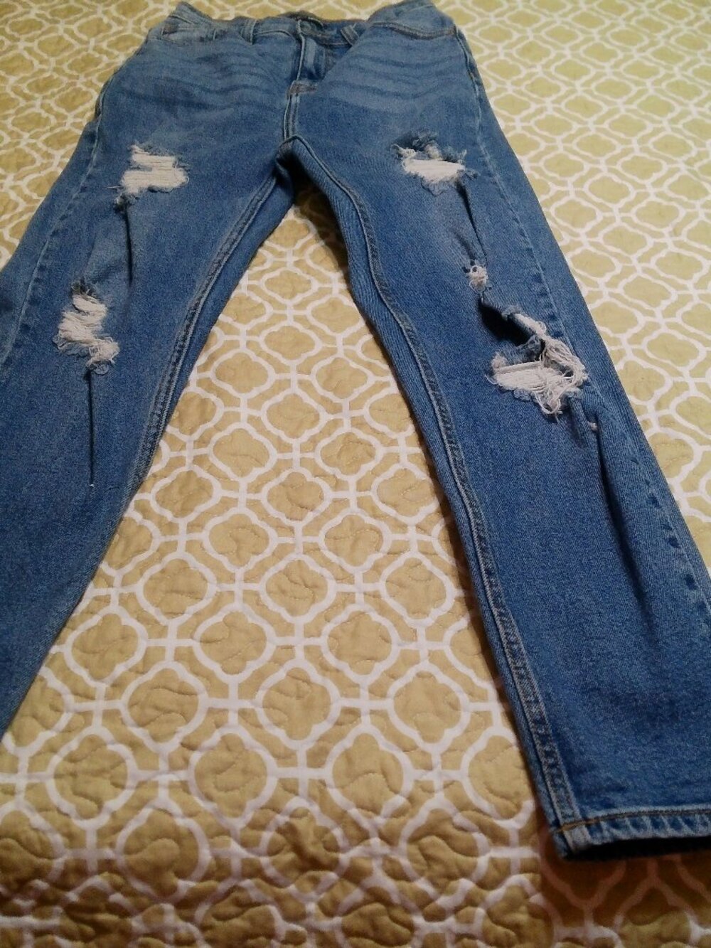 FASHION NOVA JEANS SIZE 3 GOOD CONDITION